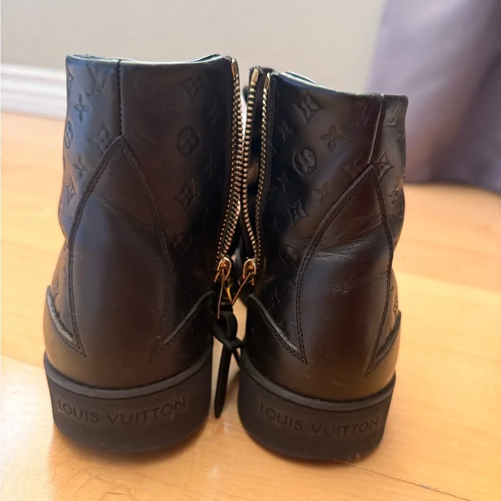 Louis Vuitton Monogram Black Leather Sneakers - Picture 4 of 7